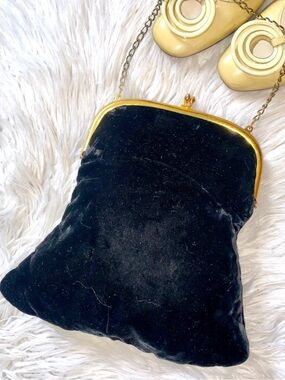 v i n t a g e :: Beautiful Velvet Evening Purse Clutch